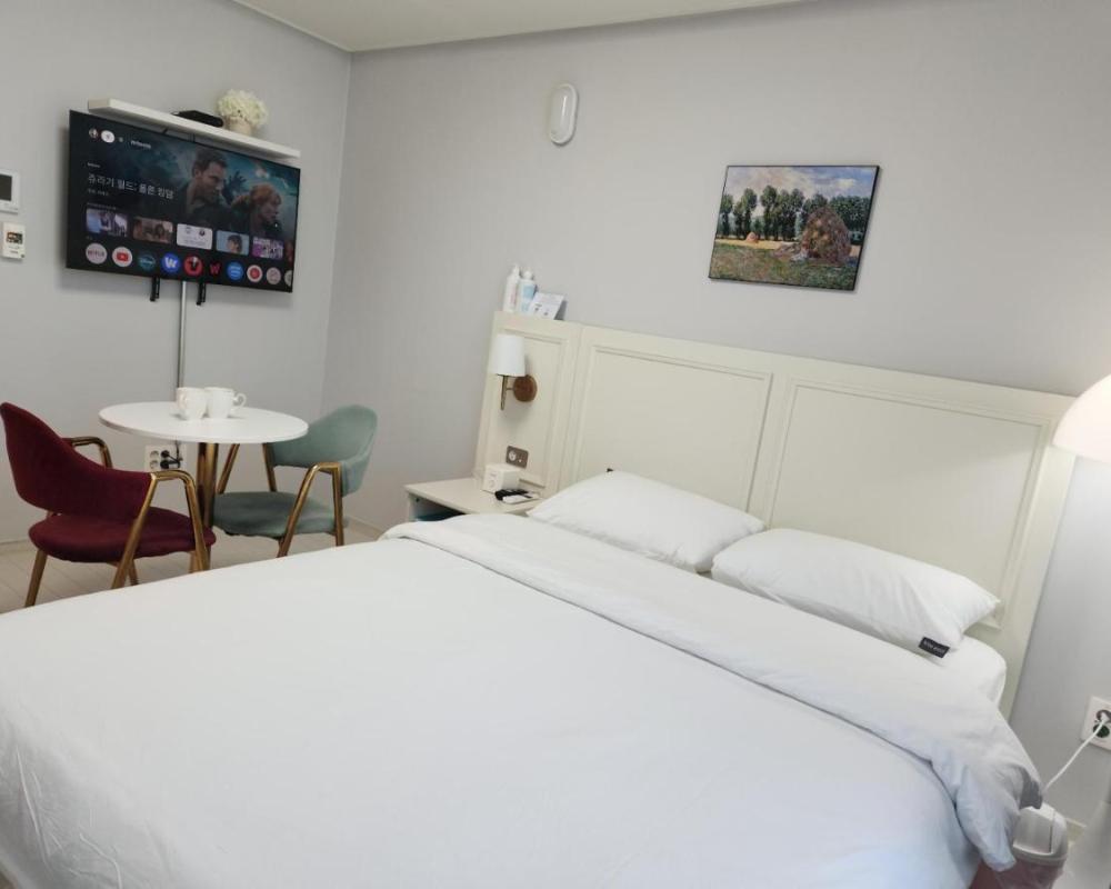 фото Daegu Star B&B DSR Hotel lily guestroom