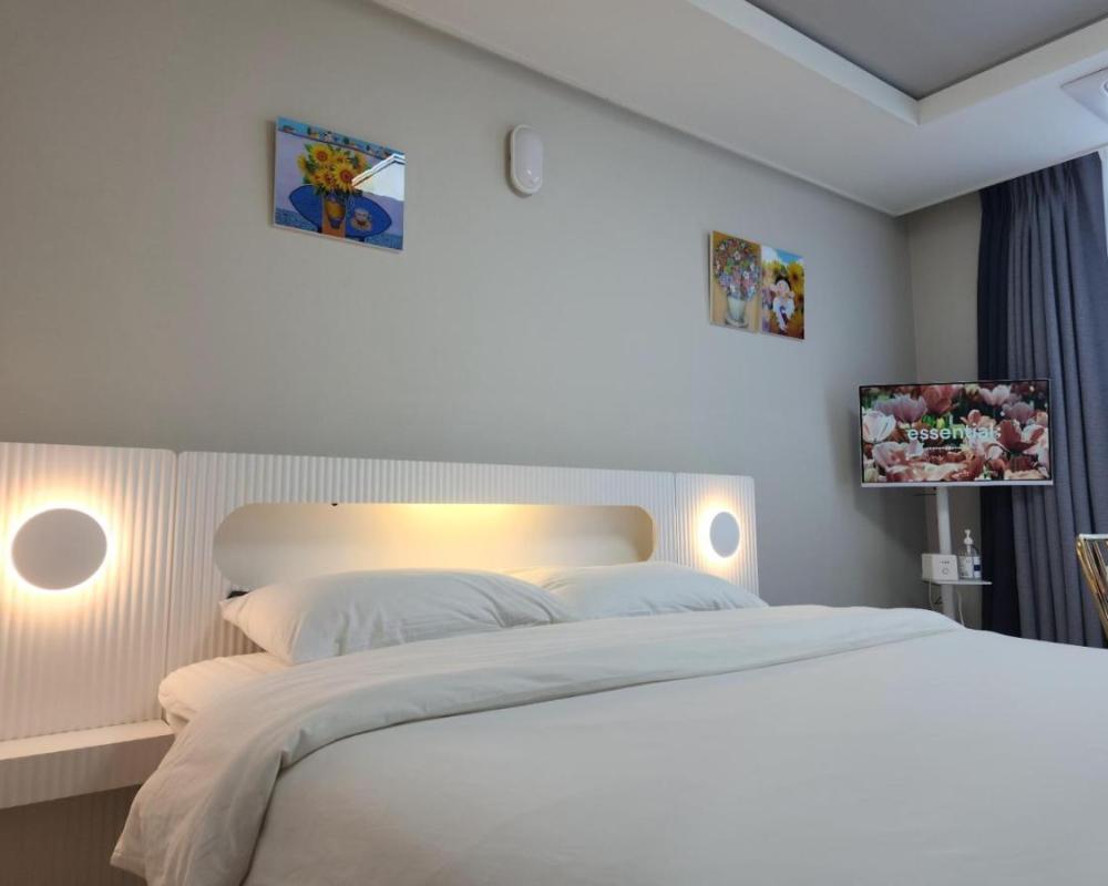 фото Daegu Star B&B DSR Hotel lily guestroom