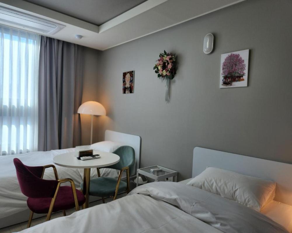 фото Daegu Star B&B DSR Hotel lily guestroom