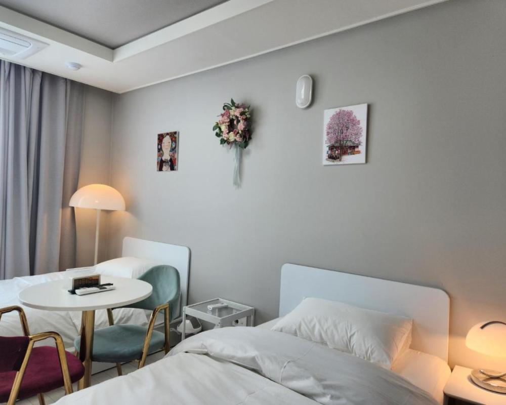 фото Daegu Star B&B DSR Hotel lily guestroom