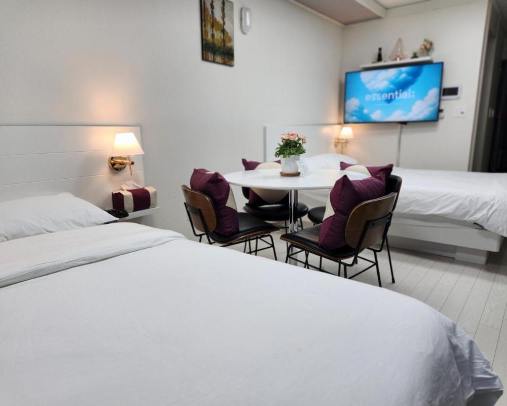 фото Daegu Star B&B DSR Hotel lily guestroom