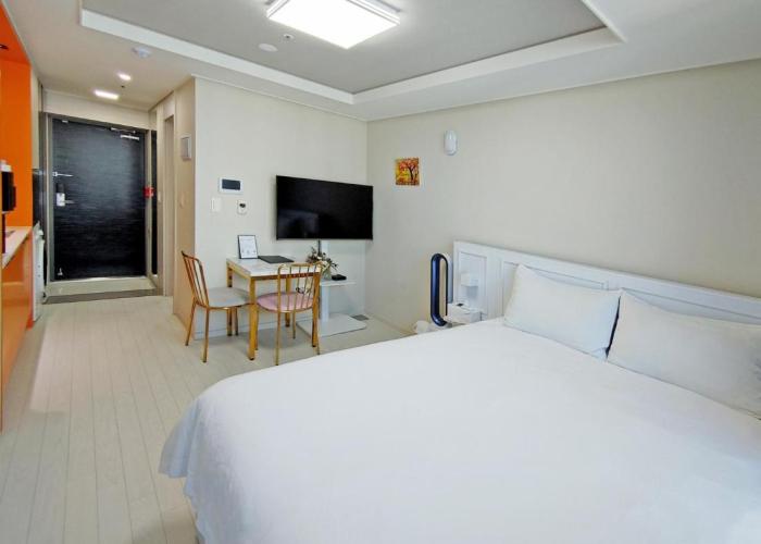 Daegu Star B&B DSR Hotel lily guestroom