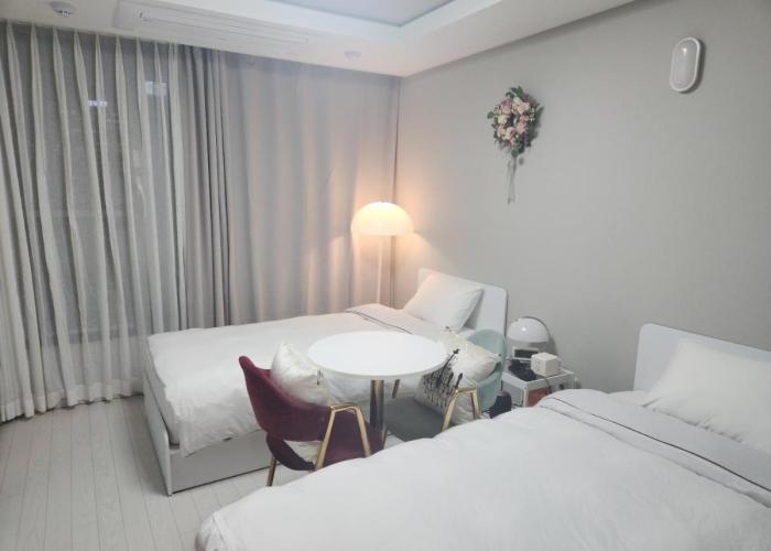 Daegu Star B&B DSR Hotel lily guestroom
