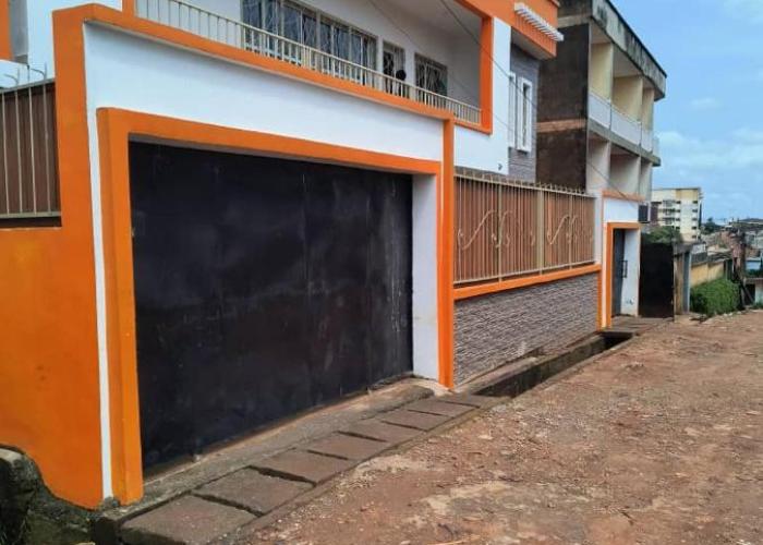 Appart meublé de standing Yaoundé, Titi Garage