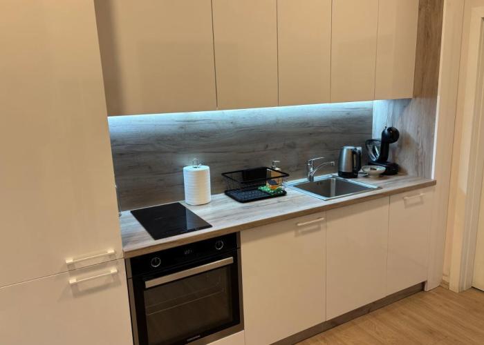 Geneva: A charming patio studio with private parking!
