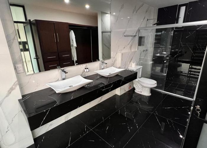 LONGVIEW HOME-STUDIOS