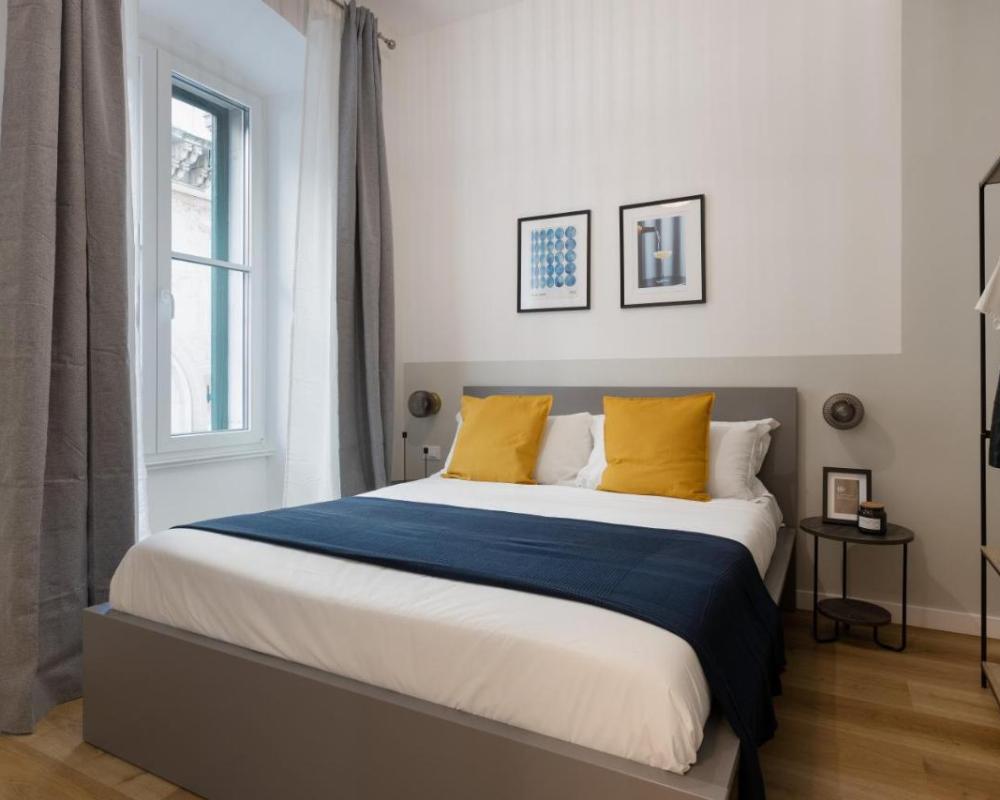 фото Trieste Timeless 2-bedrooms flat
