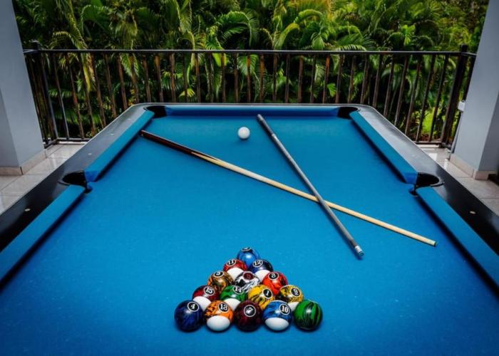 Green Mountain Studio 2, pool table-7 min to beach