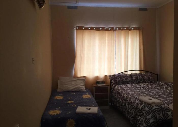 iMotel AU
