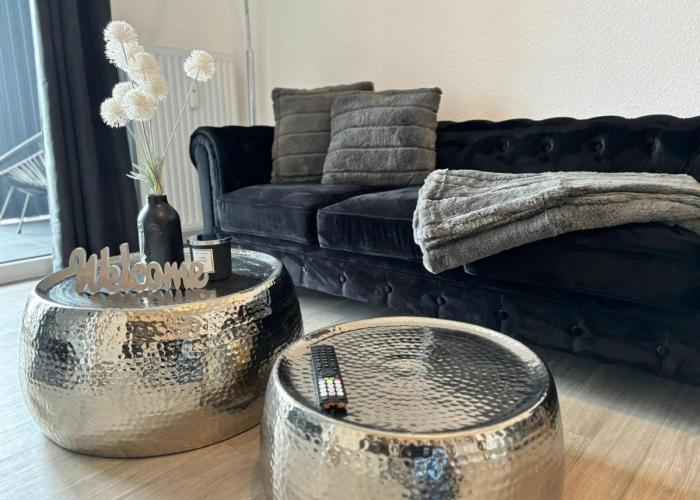 Charming Homes - Studio 10