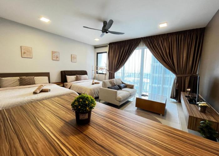 1-5 Pax Comfy Trefoil Studio-Walk to Setia City Mall & Setia City Convention Centre