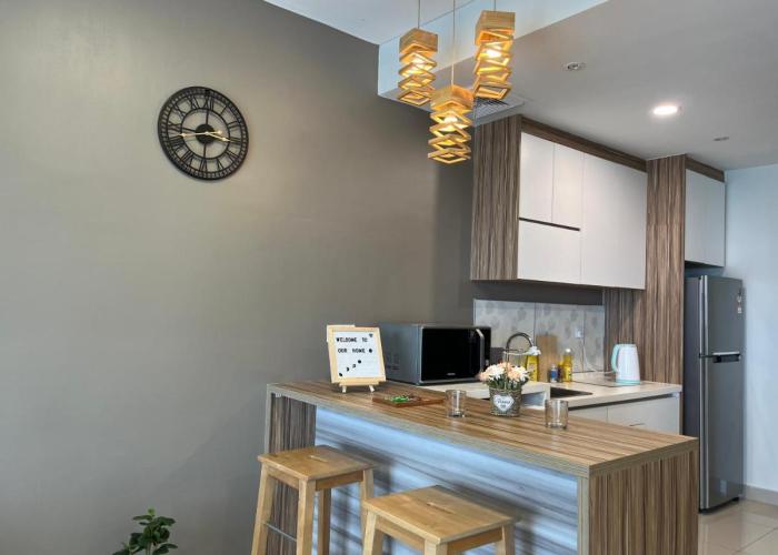 1-5 Pax Comfy Trefoil Studio-Walk to Setia City Mall & Setia City Convention Centre