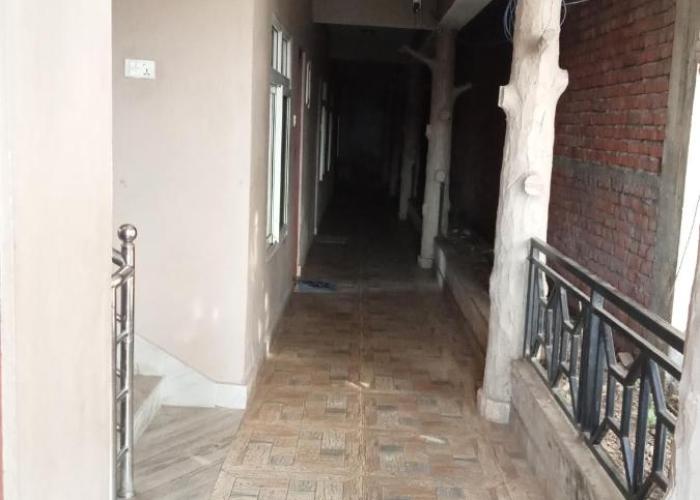 Hotel Holidays Inn - Bagpacker's Home