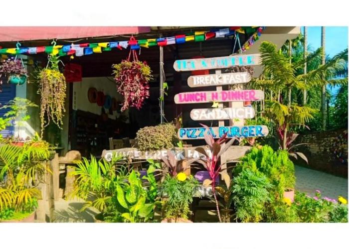 Hotel Holidays Inn - Bagpacker's Home