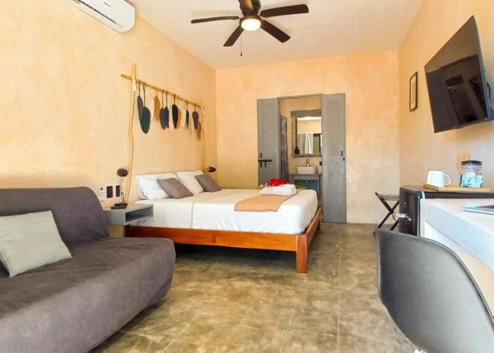 Charming colonial-style room in the heart of Valladolid
