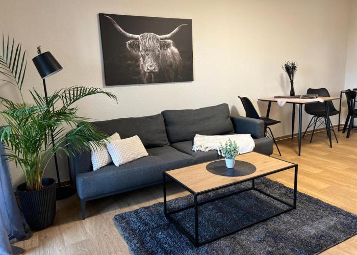 Charming Homes - Studio 25