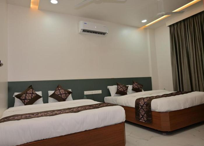 HOTEL D SQUARE .