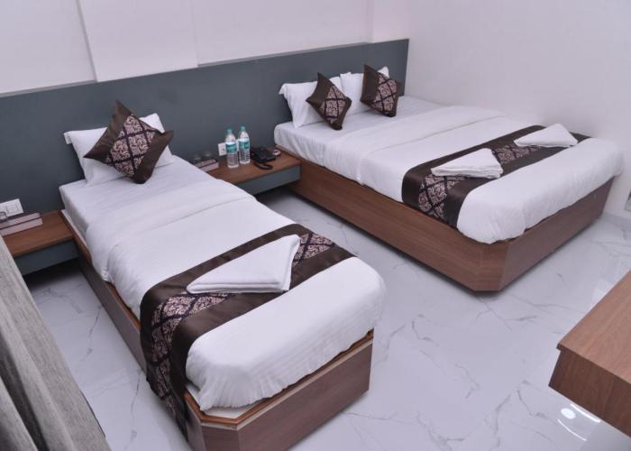 HOTEL D SQUARE .