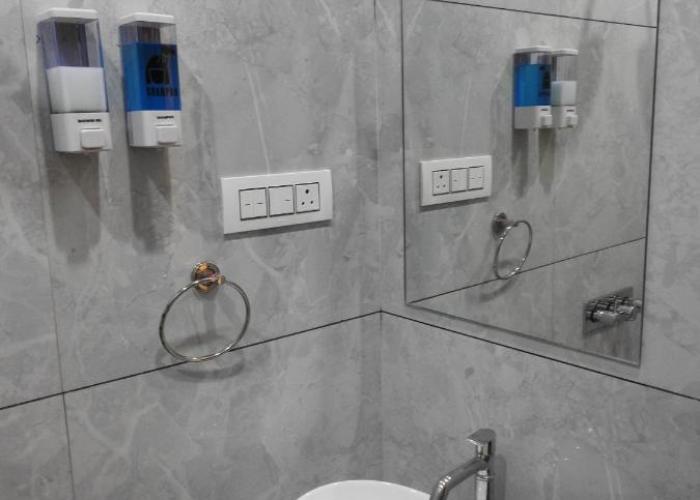 HOTEL D SQUARE .