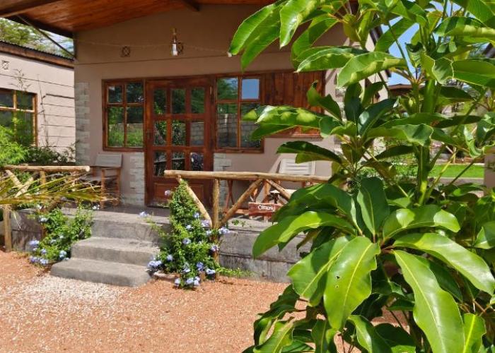 Emirishoi Cottages and Garden Bistro