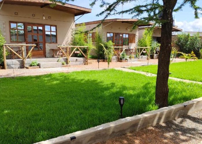 Emirishoi Cottages and Garden Bistro