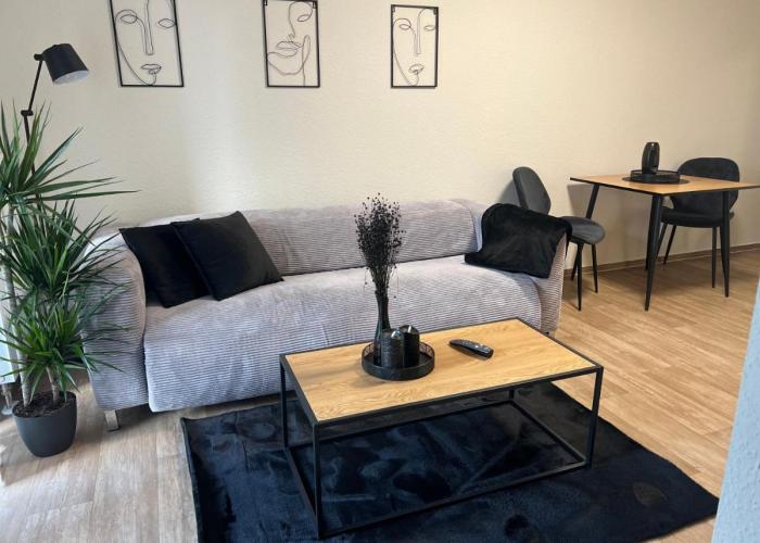 Charming Homes - Studio 11