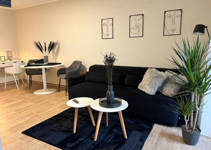 Charming Homes - Studio 16