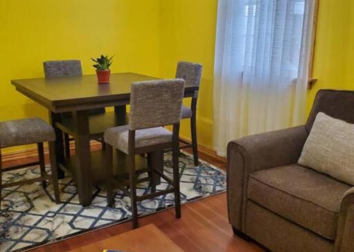 Upstairs 2 Bedroom Avalon Regia Apartment