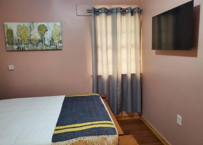 Upstairs 2 Bedroom Avalon Regia Apartment