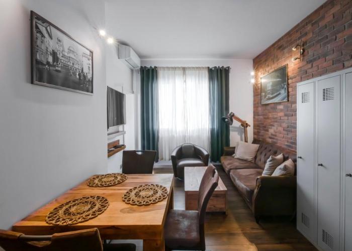 Designer 1BD Cinématique on Solunska by Flat Mаnager
