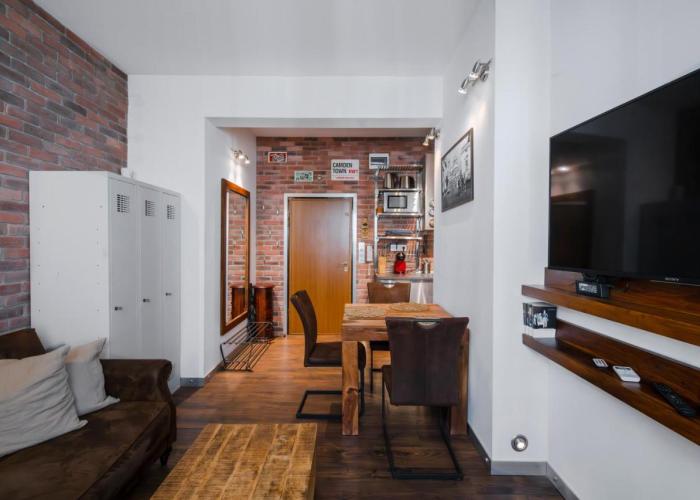Designer 1BD Cinématique on Solunska by Flat Mаnager