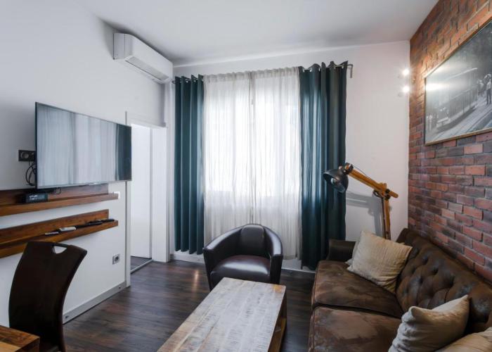 Designer 1BD Cinématique on Solunska by Flat Mаnager