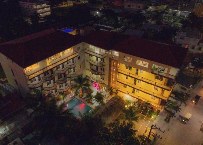 Tropical Palace Hotel