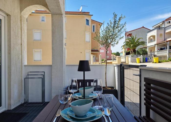 App Coba-40m zum Meer, Terrasse, Parkplatz, 50 Zoll Smart TV