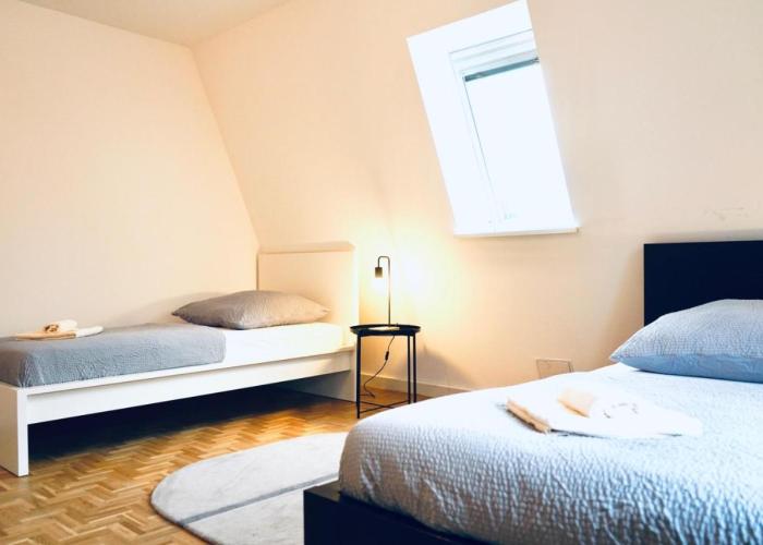 Geräumiges Wohnen für 7 Personen- Parkplatz- Waschmaschine- 3 Schlafzimmer