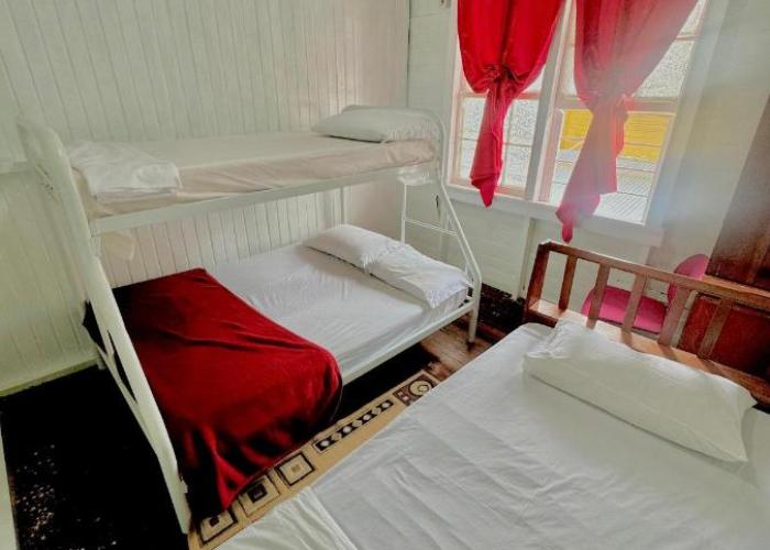SMITH'S BNB ROOMS 2