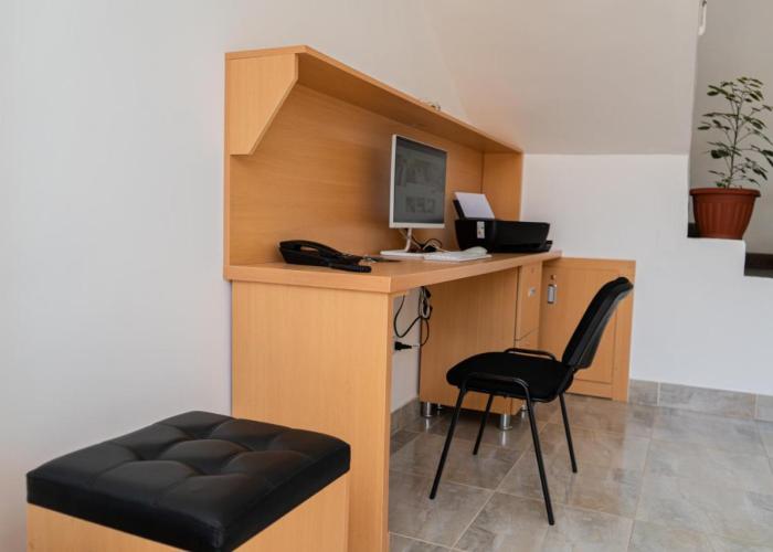 Suite and Business