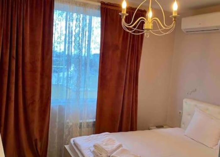 Stylish Magenta Apartment - terrace & free parking