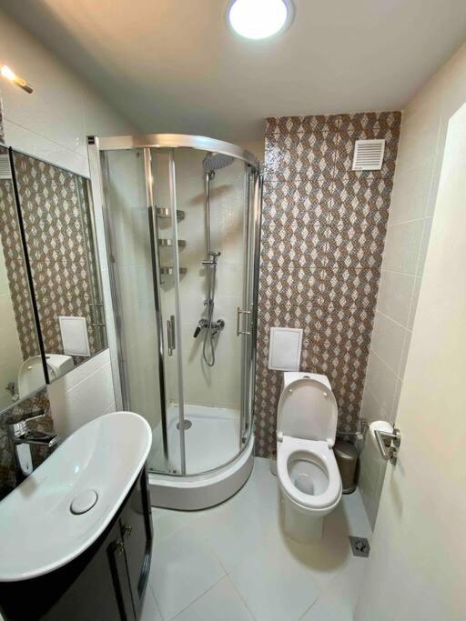 Stylish Magenta Apartment - terrace & free parking