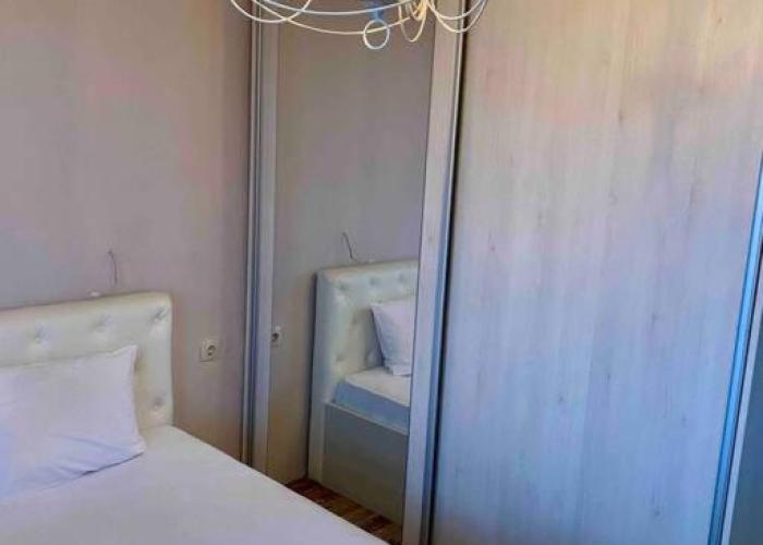 Stylish Magenta Apartment - terrace & free parking