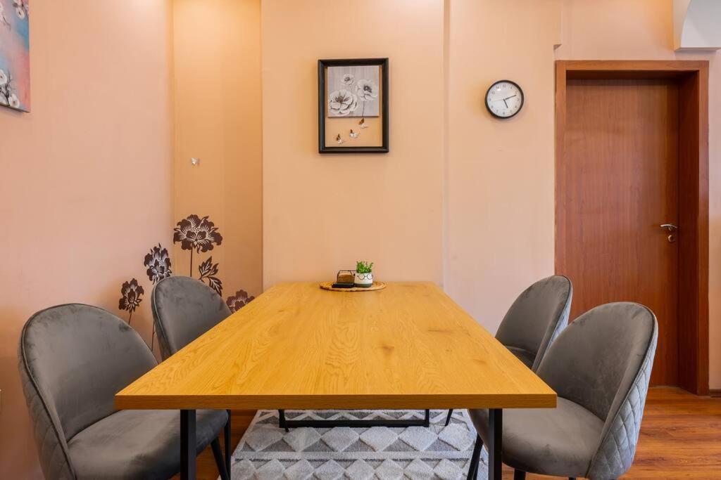 фото Spacious 3BD Central apartment