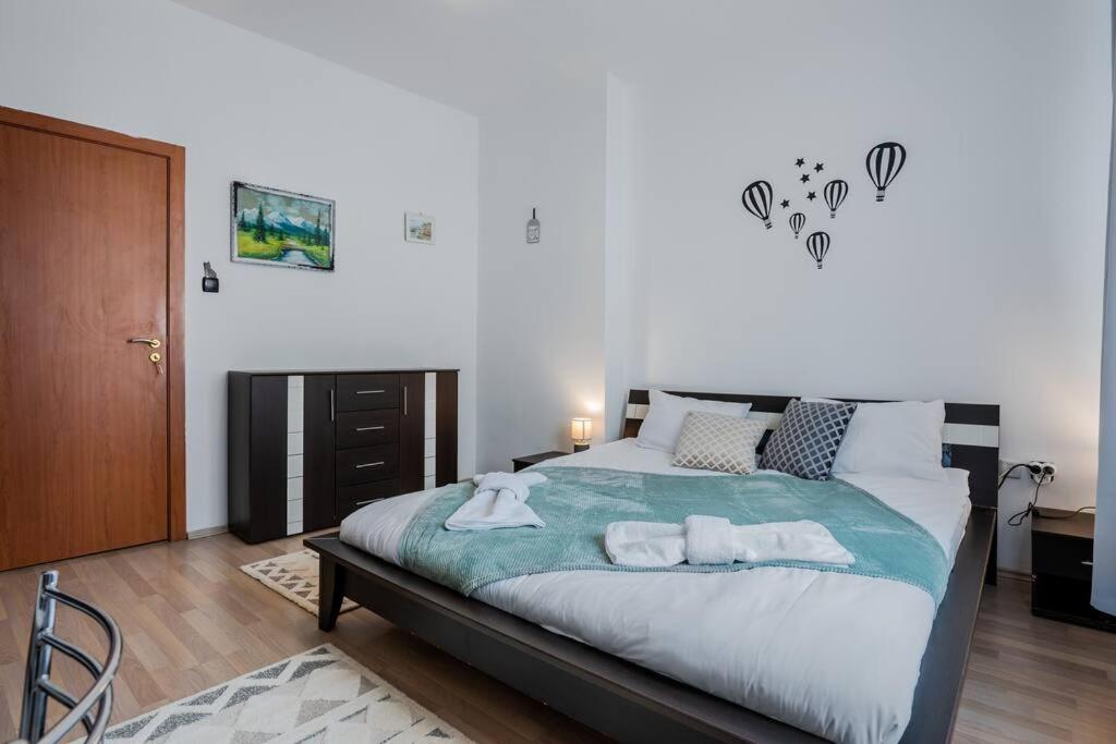 фото Spacious 3BD Central apartment
