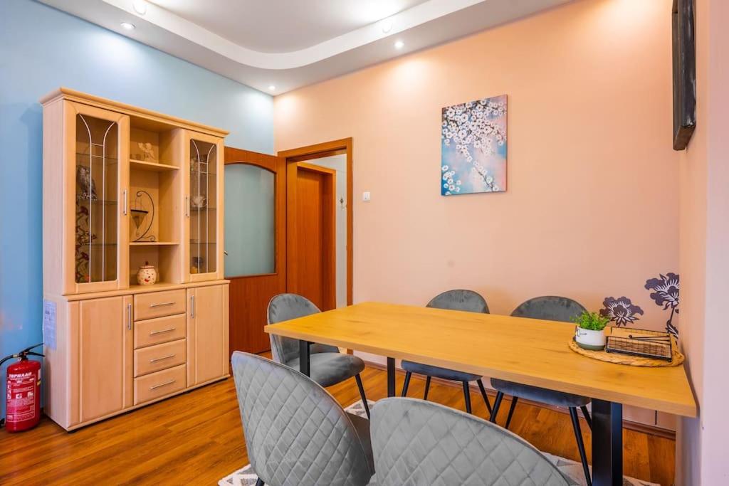 фото Spacious 3BD Central apartment