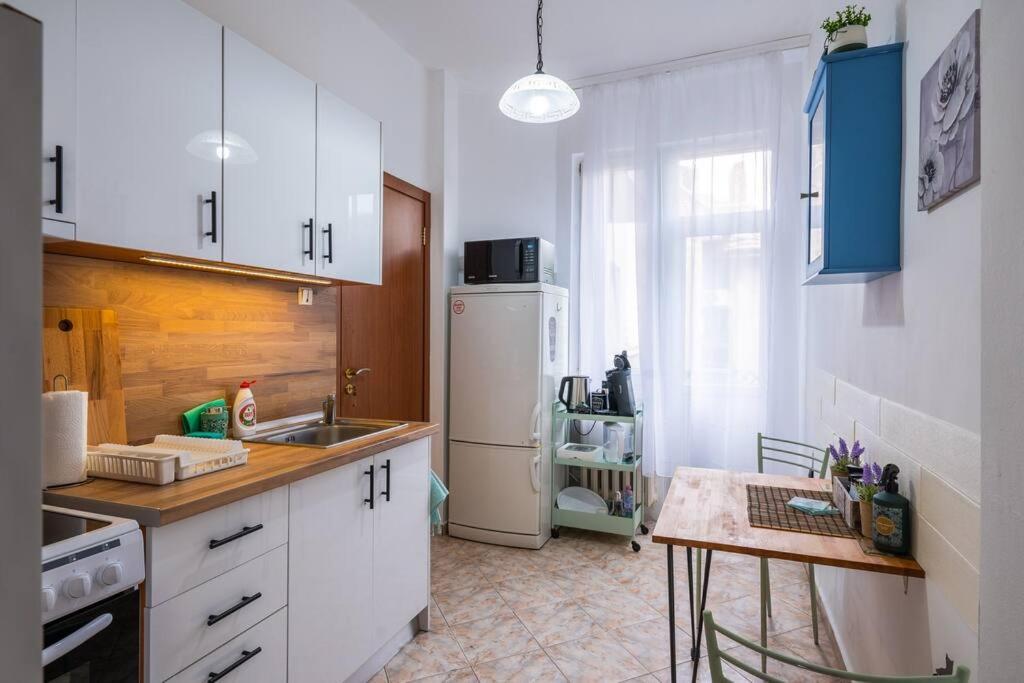 фото Spacious 3BD Central apartment