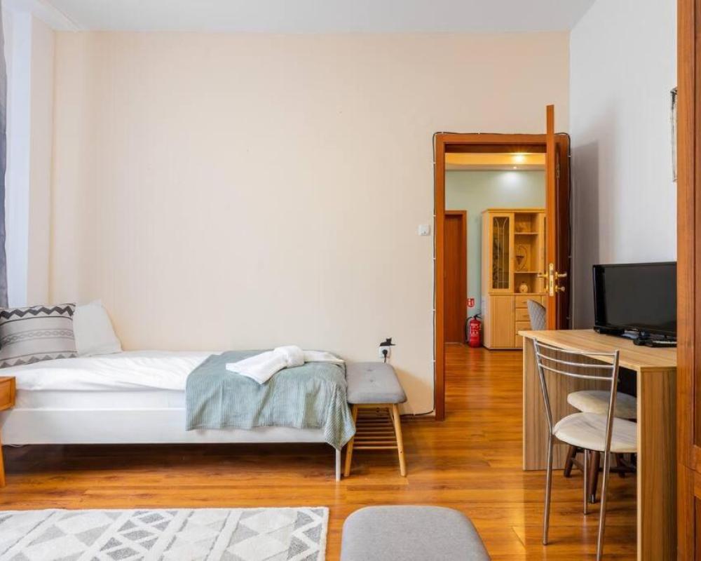 фото Spacious 3BD Central apartment