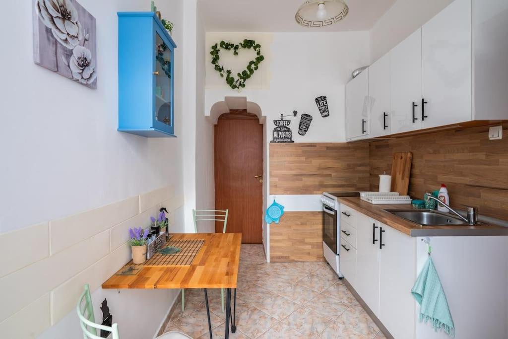 фото Spacious 3BD Central apartment
