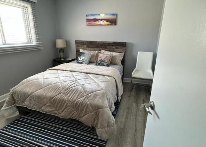 Spotless 2 Bedrooms Suite 2 in Winnipeg