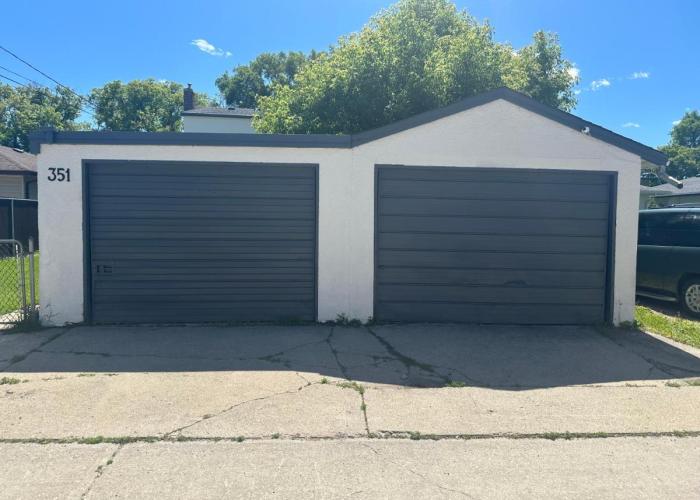 Spotless 2 Bedrooms Suite 2 in Winnipeg