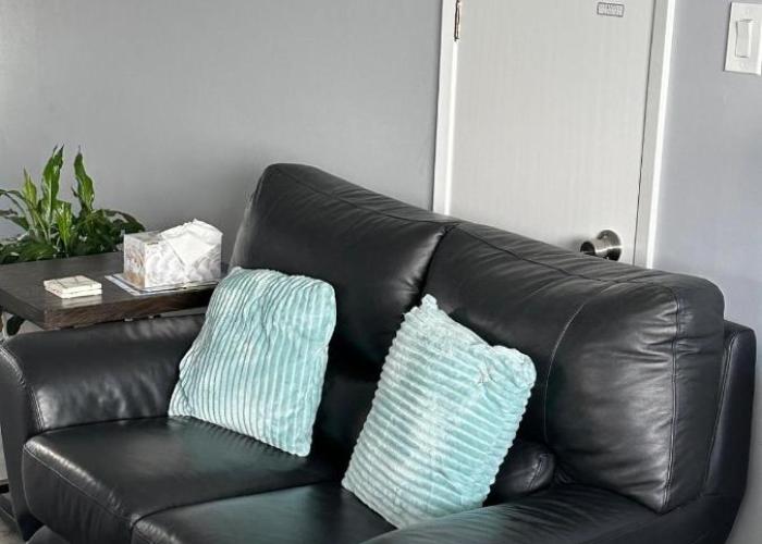 Spotless 2 Bedrooms Suite 2 in Winnipeg