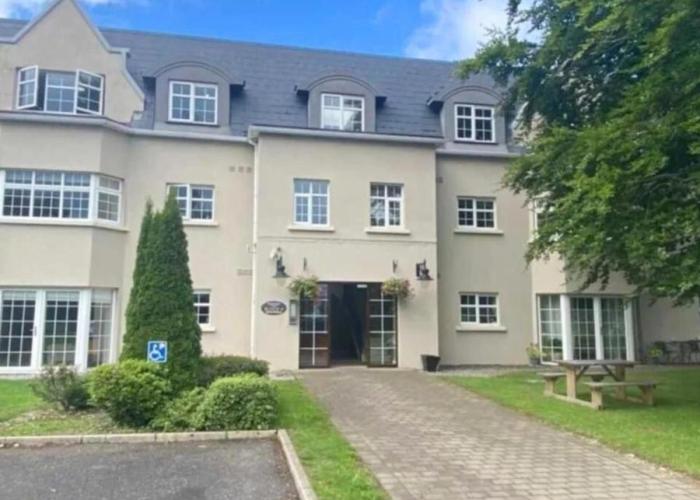 Spacious 2 bedroom apartment in Killarney